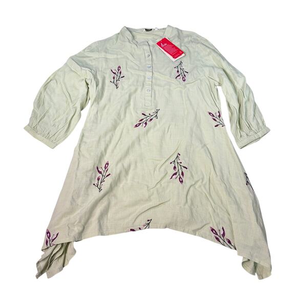 Max Tops - NWT max kurta, kurti light green floral embroidered 3/4 sleeve tunic. Size L.